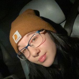 Meet your Posher, Alexia